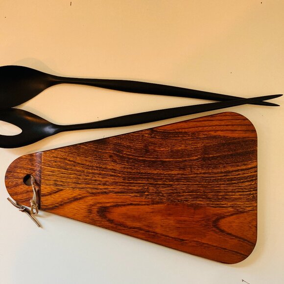 Vintage Long Stemmed SWISS Made  Black Salad Fork & Spoon and Vintage Wood Board - Picture 2 of 9